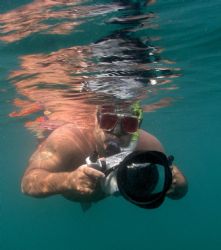 Pro shooter Joe. camera olympus c-5050 ikelite housing,WA... by Ray Eccleston 